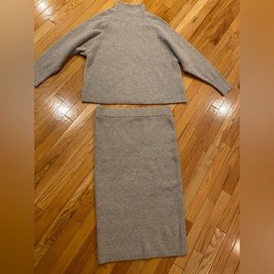 Express warm skirt and sweater set. L perfect condition.